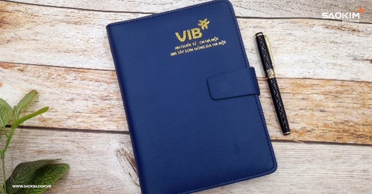 Checklist qùa tặng thương hiệu: Mẫu quà tặng thương hiệu của VIB - Sổ gáy xoắn bìa da khổ A5