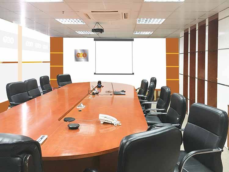 Trang trí phòng họp chuẩn nhận diện thương hiệu của TCE.