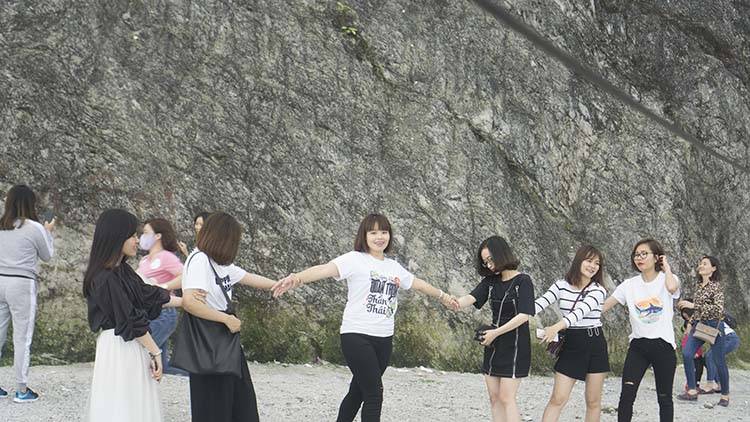 Sao-Kim-tham-quan-Moc-Chau-2019