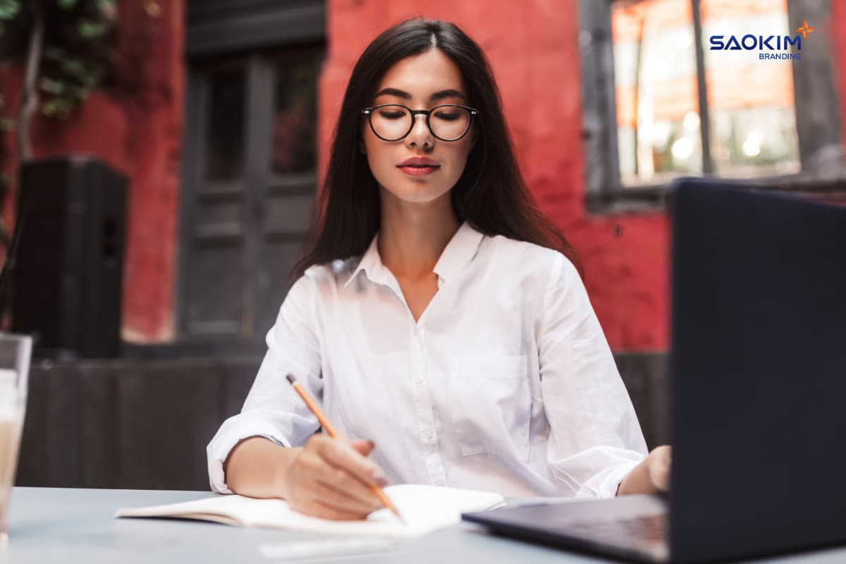 Hãy để nhân viên viết bài trên blog công ty