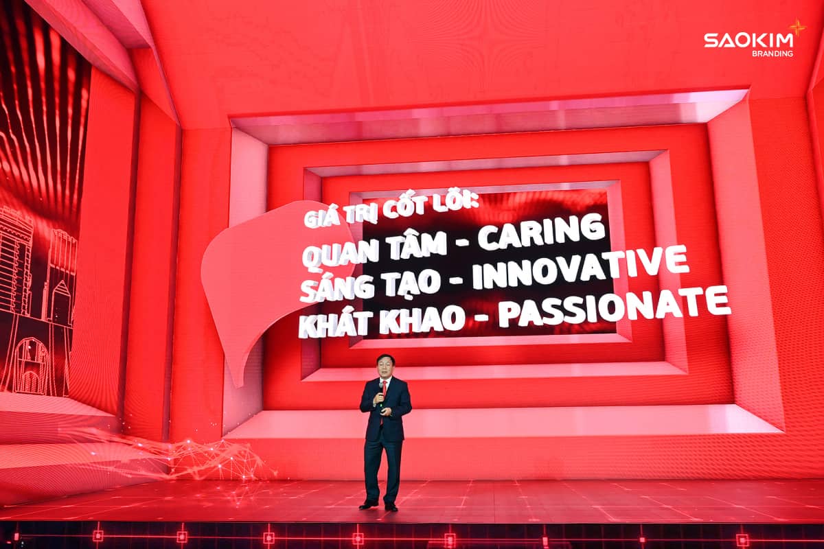 Ra mắt thương hiệu trước công chúng Ra mắt thương hiệu trước công chúng