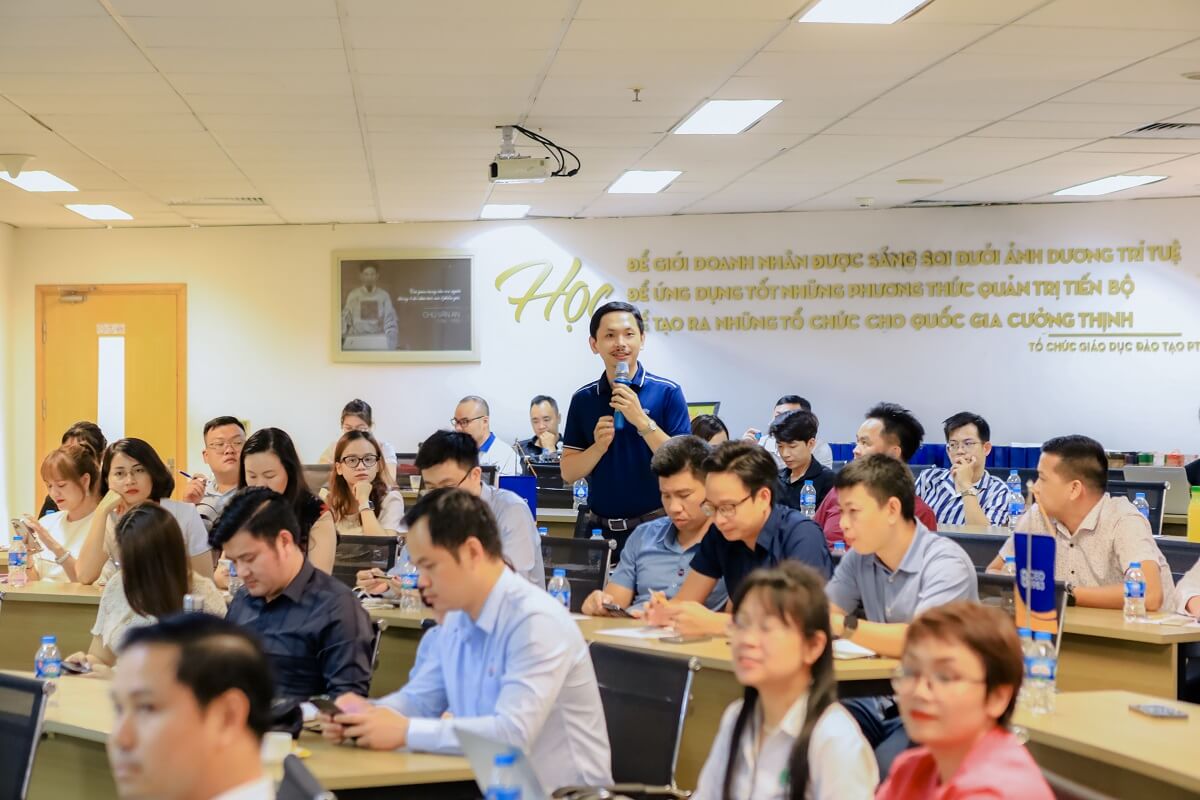 Sự kiện CEO Talks: Xây dựng thương hiệu, chiếm lĩnh tâm trí khách hàng