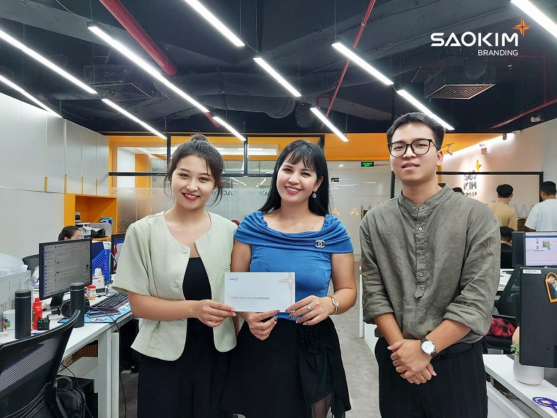 nhan-thuong-nhan-vien-xuat-sac-thang-7-13