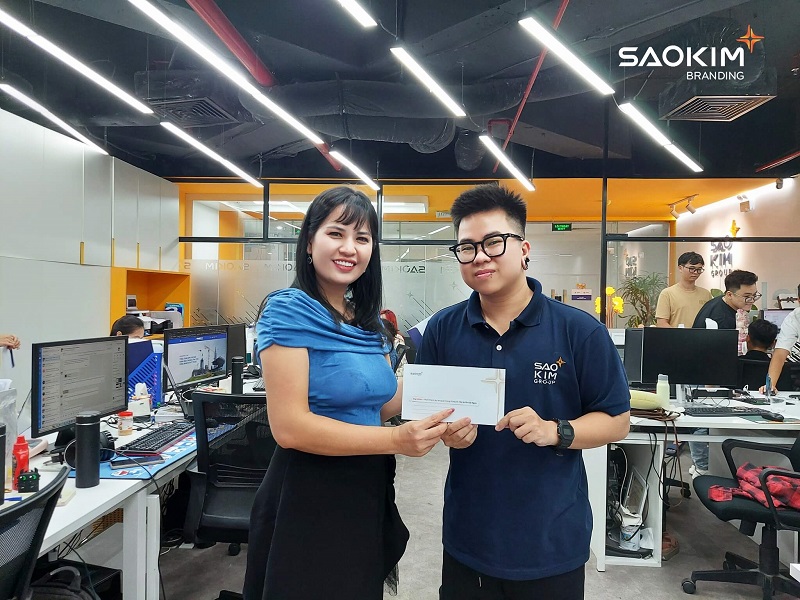 nhan-thuong-nhan-vien-xuat-sac-thang-7-2