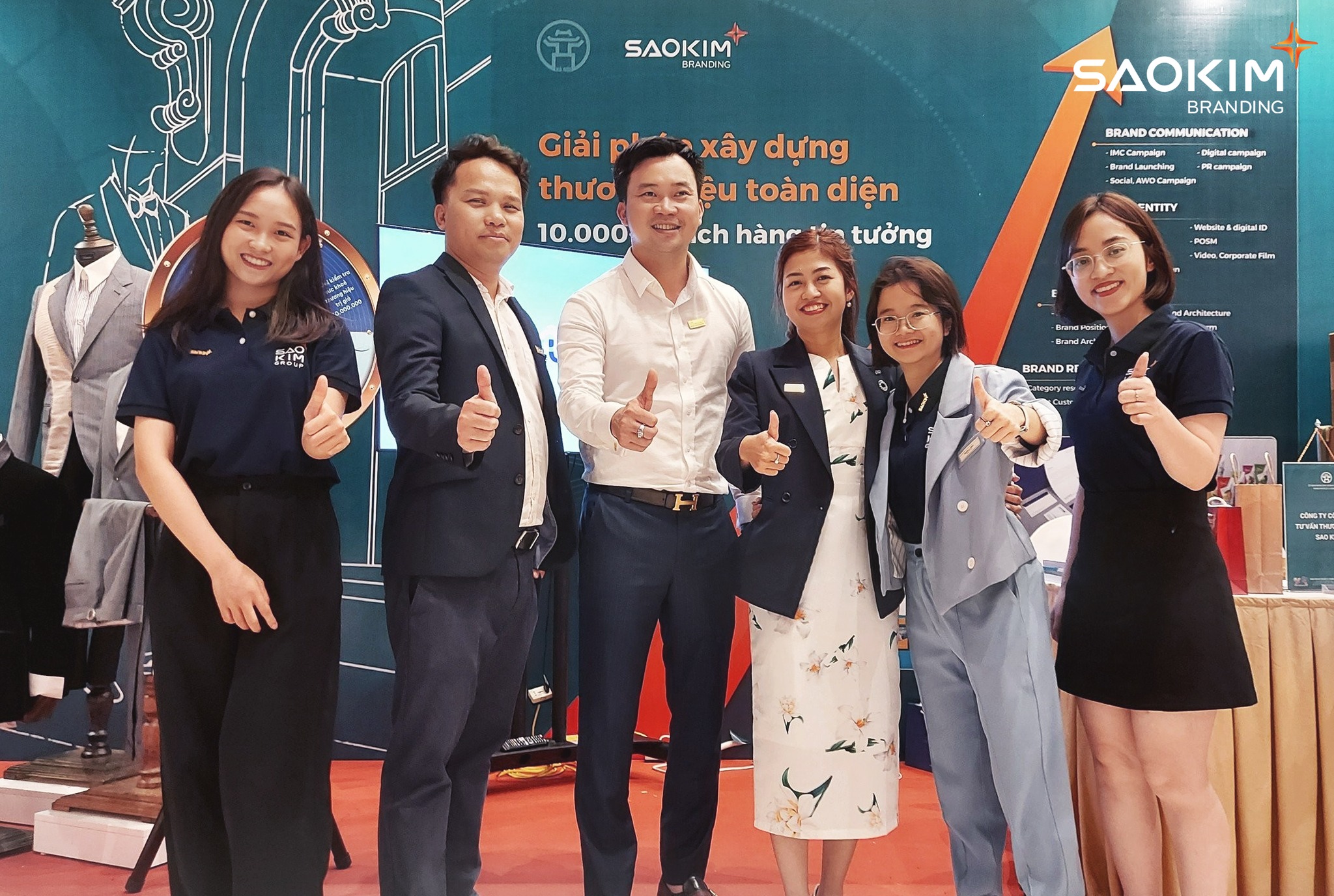 Doanh nghiệp thăm quan gian hàng của Sao Kim