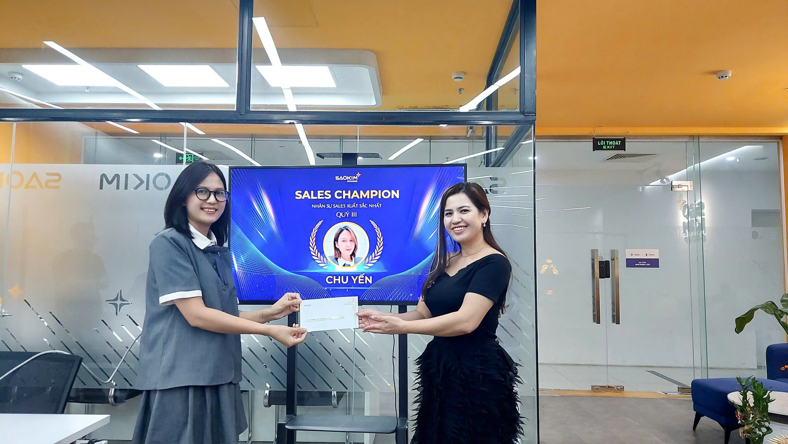 Bạn Chu Yến giành giải Sales Champion
