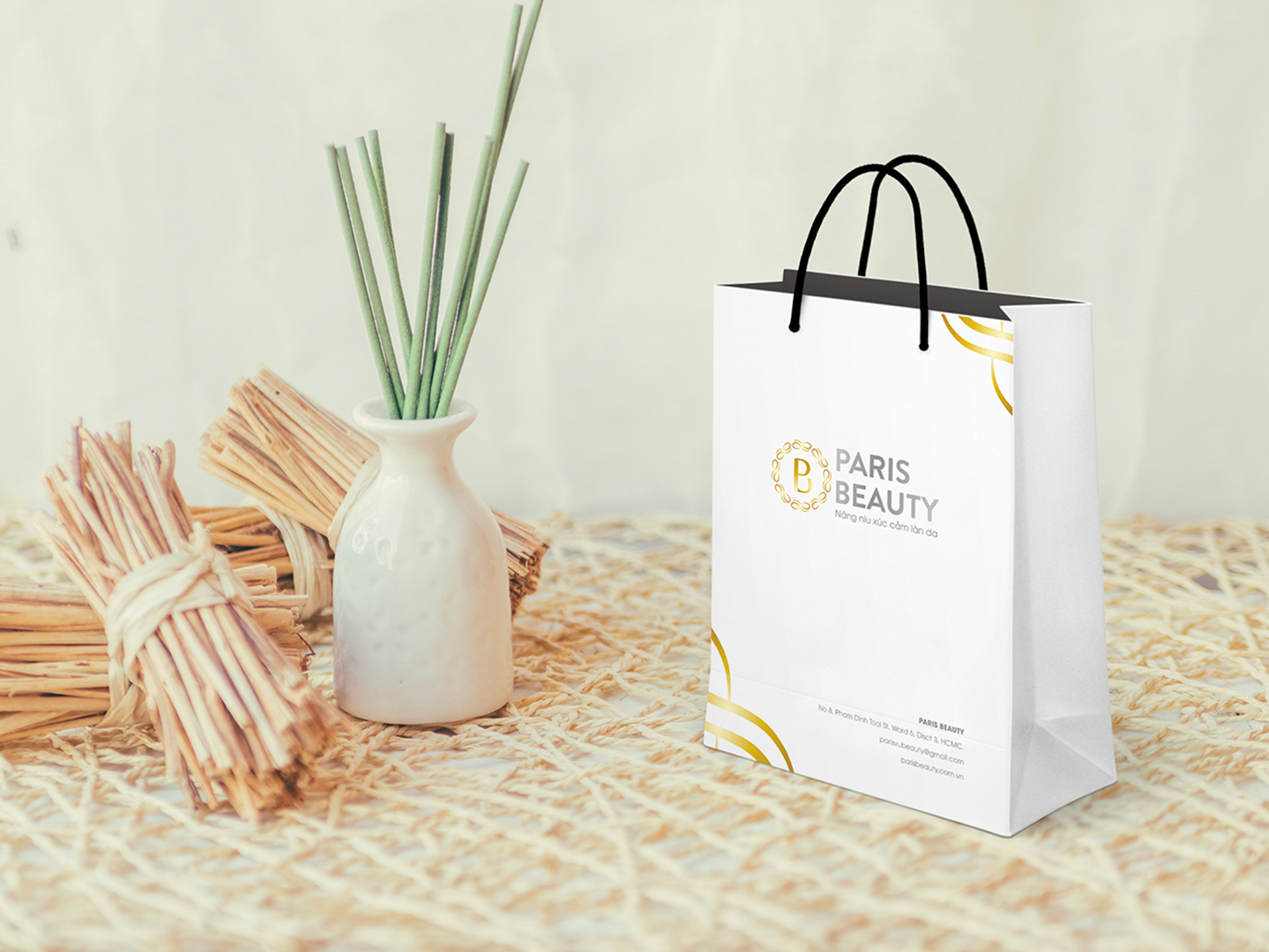 PARIS BEAUTY - Sáng tác slogan, thiết kế logo thương hiệu và website spa Paris Beauty