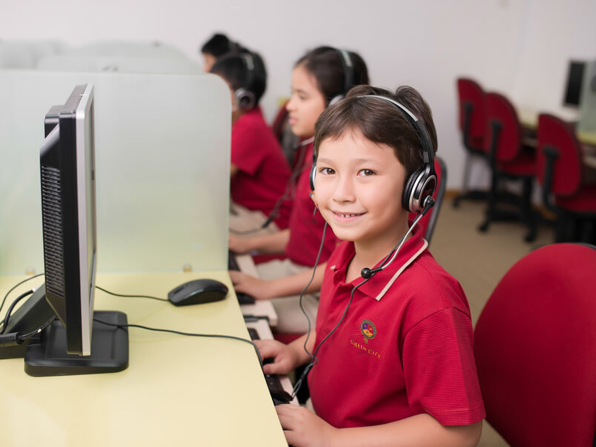 GREEN CITY ACADEMY - Đặt tên thương hiệu và thiết kế logo trường nội trú Green City Academy