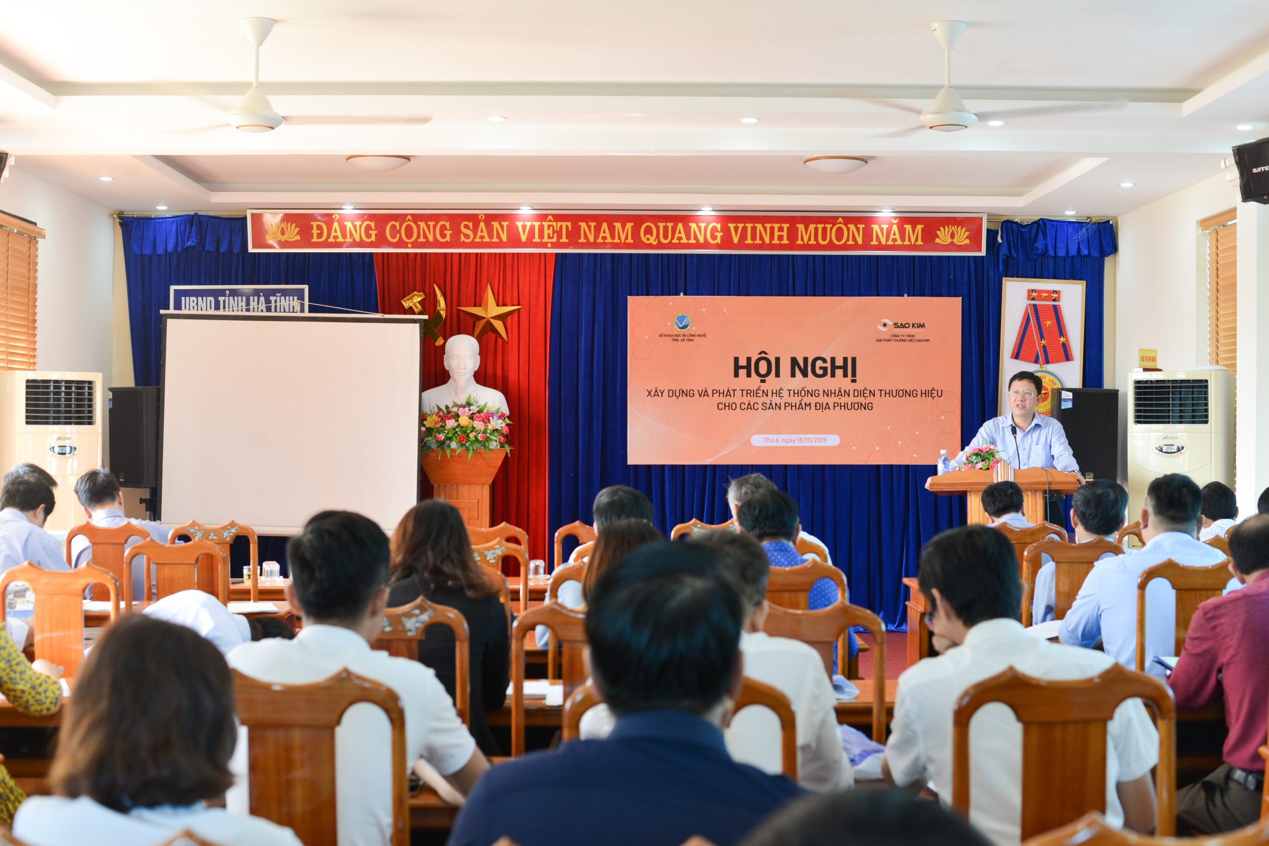 Hội nghị tập huấn: Xây dựng và Phát triển Thương hiệu cho các sản phẩm địa phương 8 Hội nghị tập huấn: Xây dựng và Phát triển Thương hiệu cho các sản phẩm địa phương